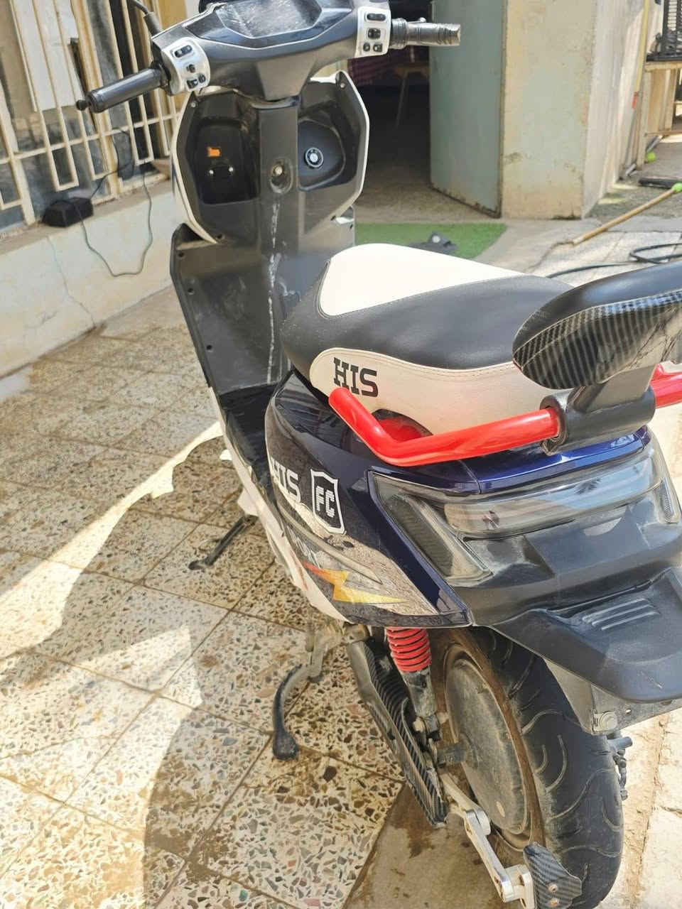 السلام عليكم دراجة شحن للبيع 6بطاريات نوع HIS الدراجة نظيفة
السعر 750 الف وبيهة مجال للشراي
للتواصل واتساب ***********
