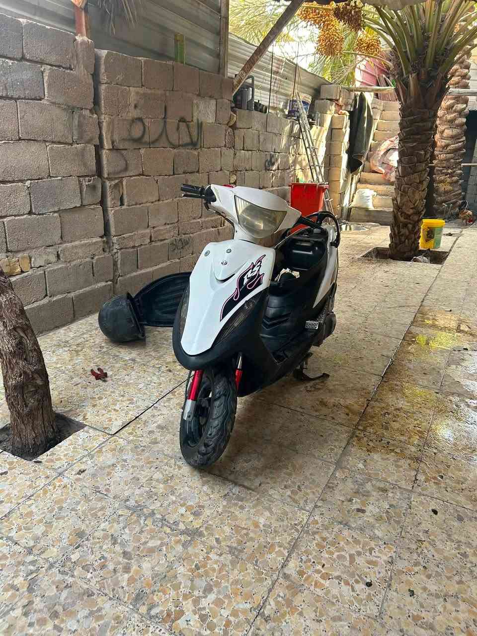 السلام عليكم دراجه ماكس عدله للبيع الدراجه خير من الله شلعه ومعدل يخبل الدراجه بيه سلف رياضي ٥٥دراجه بلادي ما مفتوحه وبيه صالنصه SCوبيه صدر امامي رياضي الدراجه نكره سلف كدام عينك سعر الدراجه ب٧٥٠وبيهً مجال للشرايً الدراجه كلشي شغال بيه هورن سكنات ألوان اشاير كلوب امامي خلفي الدبلات شغاله زوج تايرات جدد نقوصات الدراجه فقط جامه مالت عداد مكسوره ول عداد شغال كيلو متر الرقم ***********اذا تريد تعال واتساب خاص لا تجيني مكاني البصره ابو الخصيب
