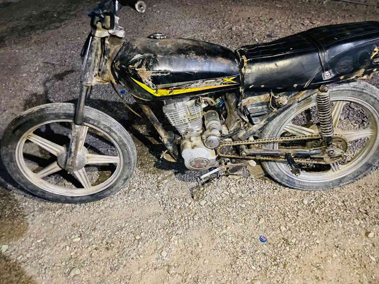 يالله يارزاق  موطورين للبيع
الاول _هيوشه جاهز تشغل وتمشي 
محرك نشط لا صرف لا دهن لا دخن
دبلات شغاله كهربائيات بس تريد شد 
السعر 125 وبي مجال 

الثاني _ ايراني 5 كير ايضا جاهز 
محرك نشط لا صرف لا دهن ولا دخن 
دبلات شغاله 

السعر 125 وبي مجال حك جيتك

مكاني الزاب قريه شميط 
رقم *********** 
والي عنده مراوس يرهم
