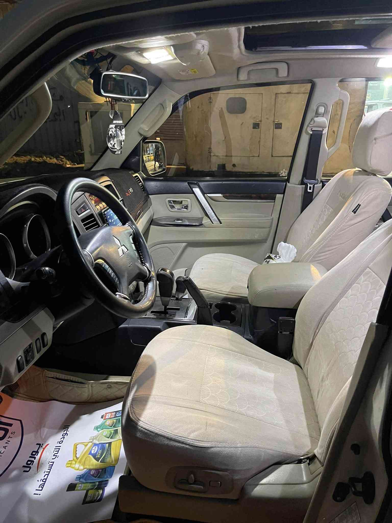 السلام عليكم ورحمة الله 

🚙 باجيرو حبتور 2014 خليجي – فول مواصفات

🔹 فتحة سقف
🔹 6 سلندر
4X4🔹
🔹 داخلية جلد
🔹 كراسي كهربائية
🔹 7 راكب
🔹 إشارة بلمري
🔹 مرايات شفط
🔹دمام 
🔹منضومه زنون 
🔹كشافات ضباب 
🔹 جاهزة للأخير
🔹 كير ومحرك وتبريد حدادة
ما ناقصها شي، والسيارة جاهزة للاستخدام

📍 مكان السيارة: بغداد تحويل مباشر 
📞 للاستفسار: ***********

