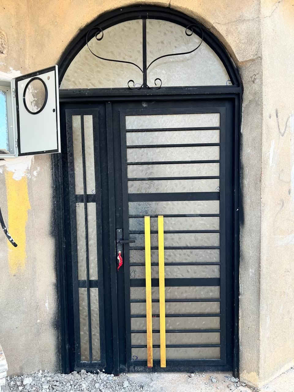 🪟 شغل متقن، جودة تفتخر بيها، وأسعار تناسب الجميع ✨
الجودة شغلنا، ورضاكم غايتنا. 🤝
جانب من أعمالنا اليومية في تركيب زجاج البيوت 
بأي مكان بداخل الموصل اتصل بينه وتدلل 
العنوان/جنوب الموصل/ناحية الشورة/ بالقرب من أسواق علي الشياب للتواصل والاستفسار 
***********
‏‪***********‬‏
