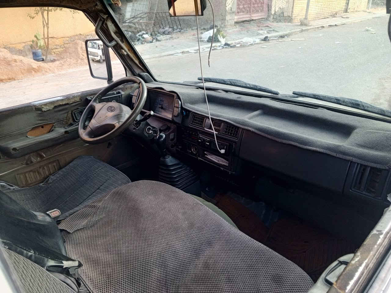 السلام عليكم اسيا للبيع موديل 99 جير ومكينه واكسين مقفولات مكان كربلاء حي العامل اللي يحب يتصل على الرقم ***********

