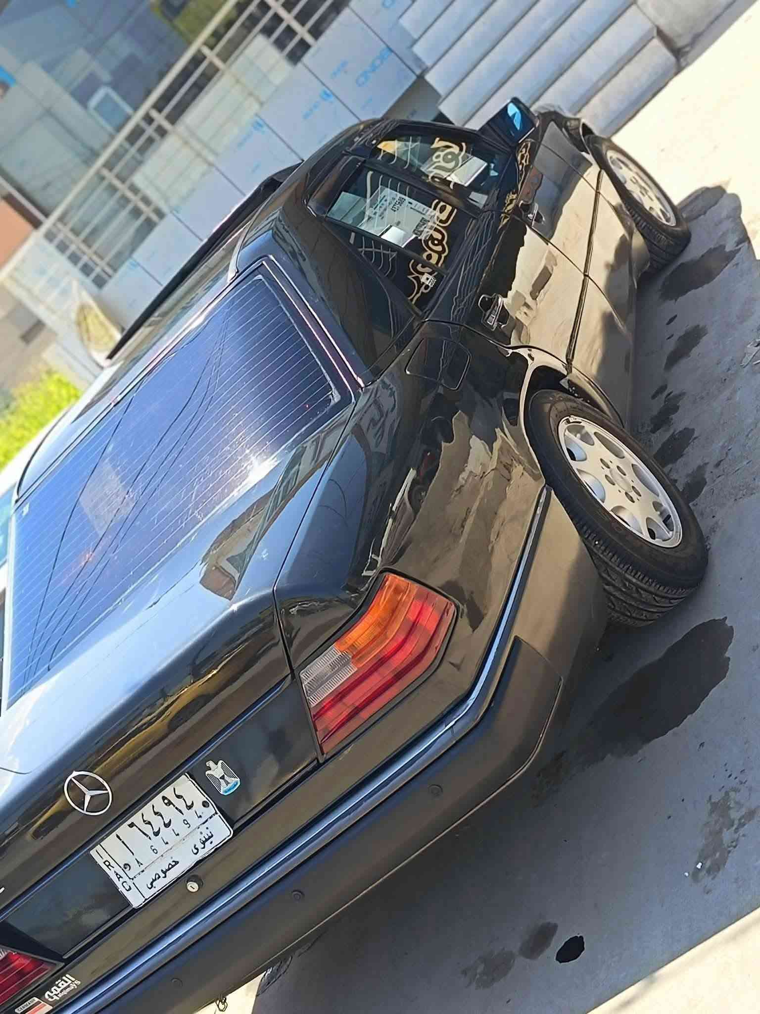 مارسيدس دب اصل 1990مسجله موديل 1997سنويه جديده لي سنه 2031 رقم انكليزي جديد تبريد فتحه سقف   اربع جام كهرب مكيينه وكير بلاد ما محور. باسمي السنويه تحويل مباشر سياره كلش حوه ونضيفه المكان موصل جانب الايسر رقم الهاتف *********** السعر 62وبيها مجال حك جيا
