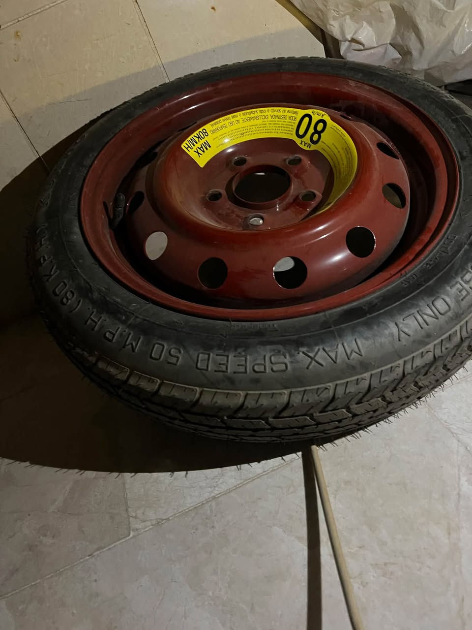 اسبير سياره للبيع 
جديد 

✅ 5 براغي 
✅ تاير شبه جديد
⚠️ السرعة القصوى: 80 كم/ساعة
📸 الصور نفس القطعة
💰 السعر: للاستفسار راسل خاص
***********
