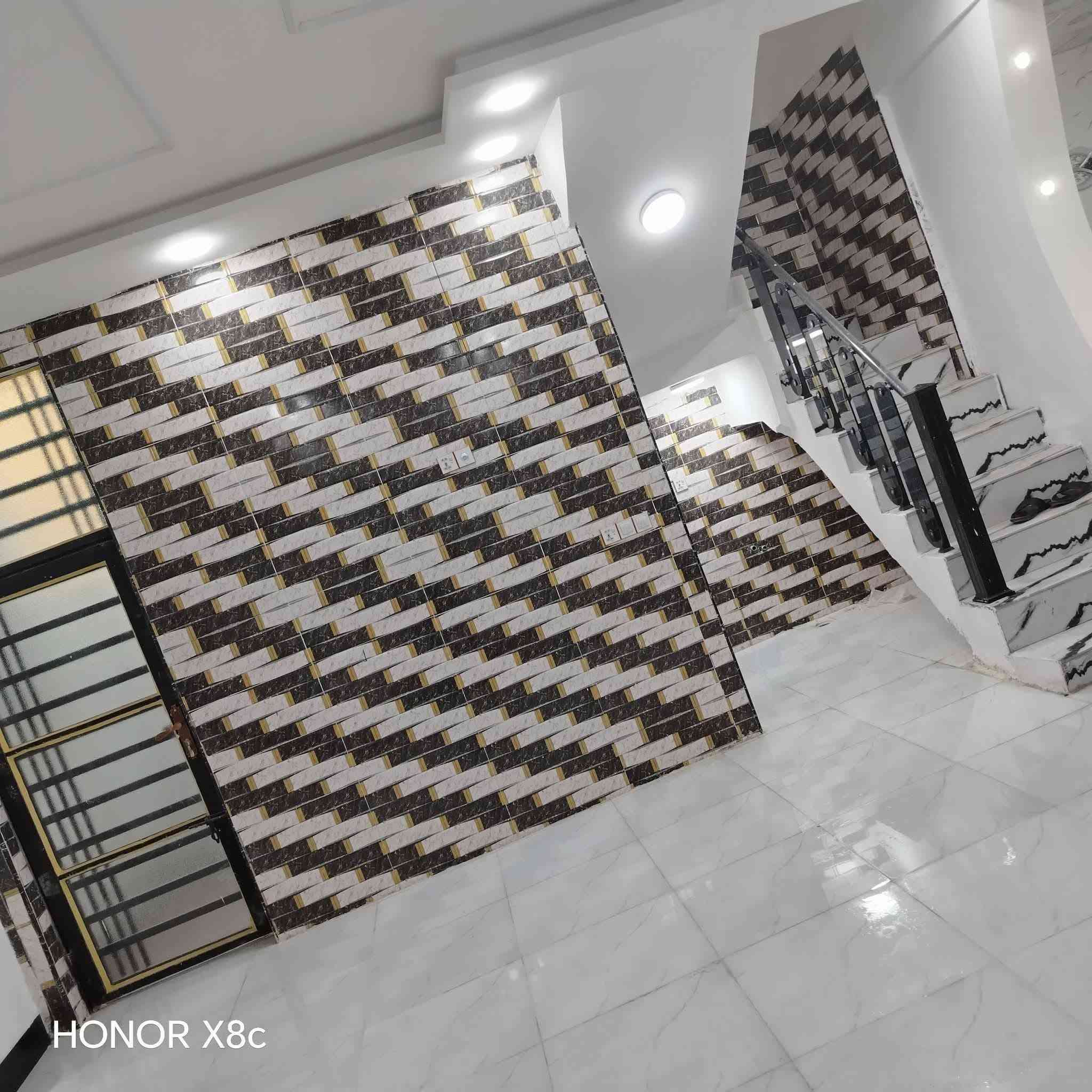 🏡دار للبيع🏡
المساحة: 150 متر مربع

✅ #طابو_زراعي_سند_25_أقرار_محكمه

السعر: 68 مليون  (مع المجال)

الموقع: النجف شارع الصب عمود 335 #ألخط_ألاول

مواصفات البناء:

غرفتين نوم وصاله ومطبخ واستقبال حمامات داخليه وخارجيه وكراج 

بناء مرتب (أساس + سقف كونكريت + طابوك)

أرضية بورسلين أبو الـ 60

الخدمات:#بعد_عن_سوق_100م

ماء كهرباء مدارس سوق تبليط مولد

للاستفسار

***********;;;;;;;;;;;;;;;***********

نص مكتوب في الصور:
- HONOR X8c