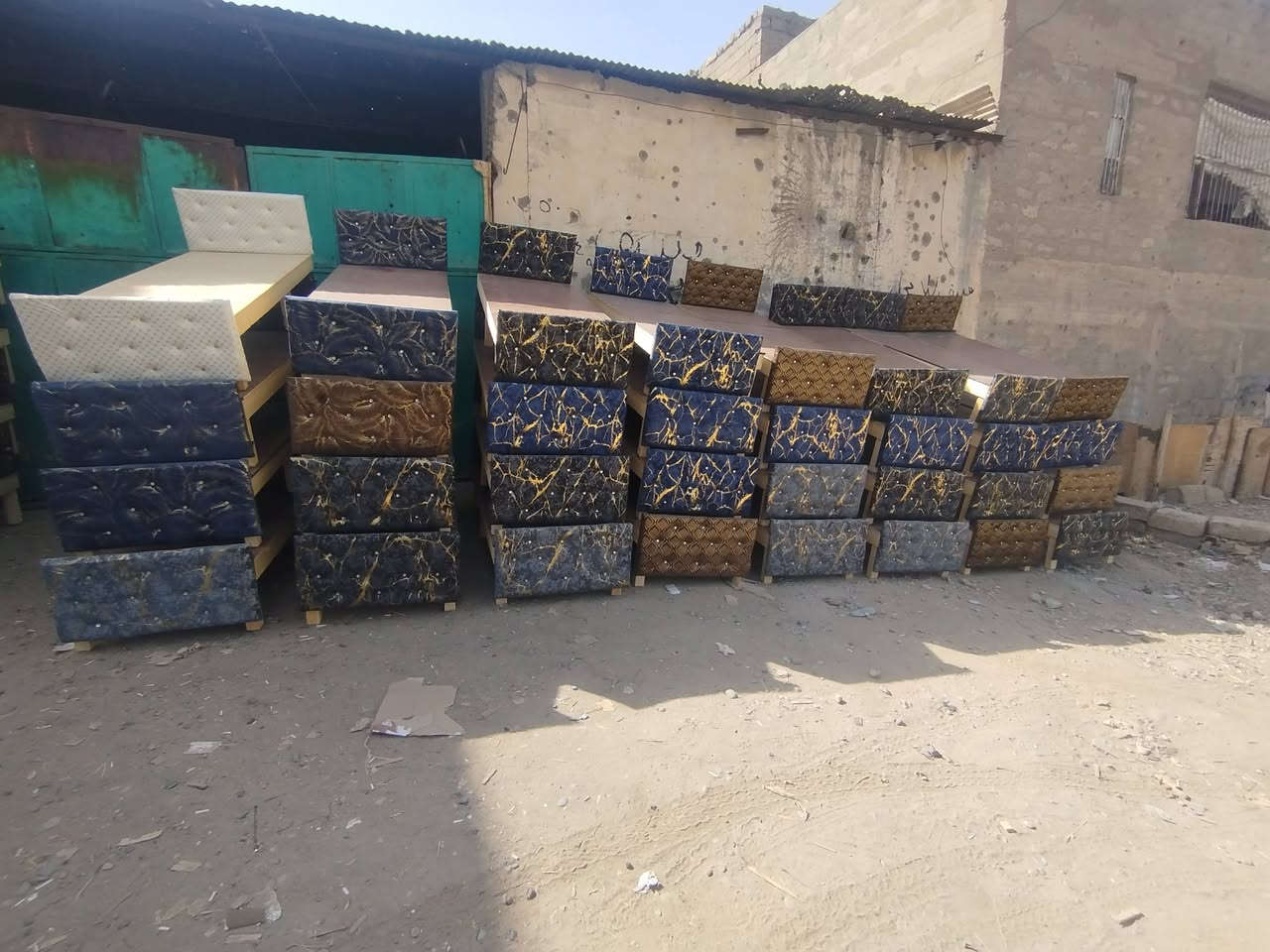 اغراض للبيع للاستفسار مراسله الصفحه رقم الهاتف ***********
