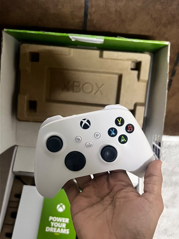 Xbox Series S • 512GB • ما مفتوح