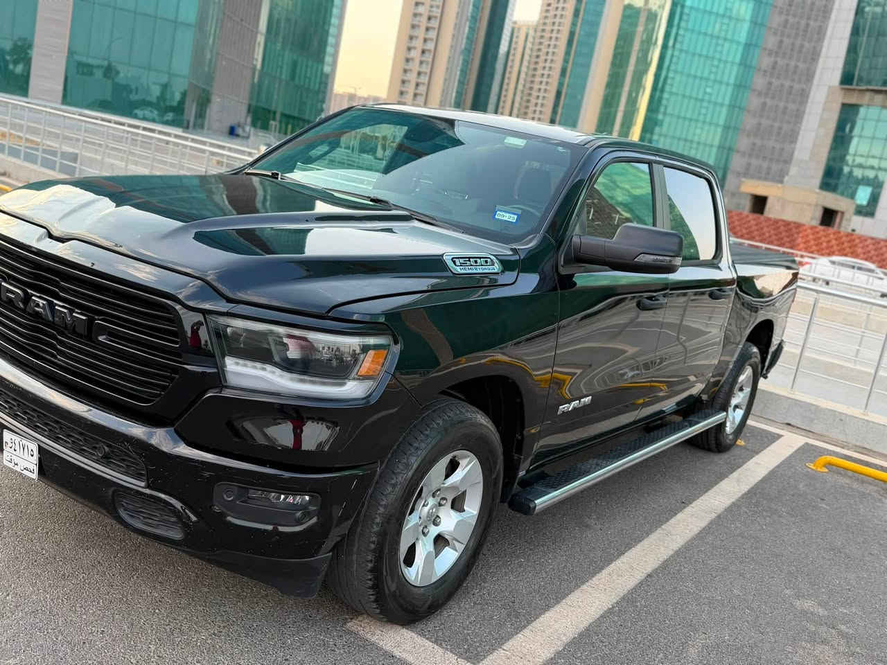 2024 Ram 1500 Lone Star 4x4 5'7 Box
للبيع فقط
رقم حرة تترقم كل المحافظات 
                                                        lone star مواصفات    
محرك هيمي 5،7
باب كبير بدي قصير
فور ويل 
نقطه عمياء المرايا الجانبيه 
سكليتر كهربائي 
شاشة تيسلا 
حساس امامي و خلفي 
دعامية خلفية بيها دوسة إضافية 
كشنات و ستيرن هيتر
كشن كهرباء
بك لايت رادار و نظام نقطة عمياء بالمرايات الجانبية
كفر بدي اصلي امريكي 
البدي بيها تغليف مميز مع اضاءة 
الحادث 
تعديل و صبغ وجه البنيد فقط +
جاملغ الأيمن بيه تعديل بارد و شوية تقليم +
تعديل بدايه الشاصي طرف اليمين + طاك أيرباك الدشبول والستيرن ومرجعه سستم 
ماشية 39 الف mi
السعر 28000$
مكان السيارة اربيل
  ***********
  ***********
