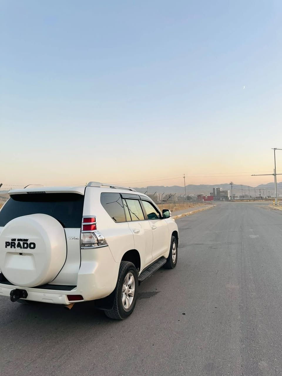Toyota Land Cruiser Prado TXL)
​الموديل: 2012
​الصبغ: نص قطعة صبغ فقط (باب الراكب الأمامي)، بدون دواخل ومكفول من كلشي.
​السبير: سبير علاقة (عالي).
​السعر: 230 ورقة (23,000 دولار) وفيه مجال بسيط للشراي.
​رقم الاتصال: ***********
.........
تۆیۆتا لاند کرۆزەر پرادۆ (Toyota Land Cruiser Prado TXL)
​مۆدێل: ٢٠١٢
​بۆیاغ: تەنێ نیڤ پارچە بۆیاغ (دەرگەهێ لایێ نەفەری یێ پێشیێ)، بێ تێکچوون و بەشەرت.
​سبێر: سبێر پەڕە.
​بها: ٢٣٠ وەرەقە (کێمەک مەجال تێدا هەیە بۆ کڕیارێ ڕاستەقینە).
​ژمارا تەلەفۆنێ: *********** دهوك, العراق
