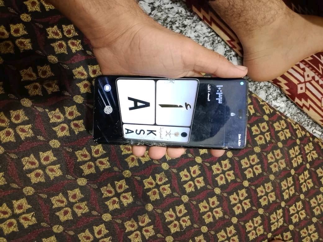 حهاز Honor x9cفقط شاشه جهاز نضيف ومتوازي عليه اريد ابيعه مكاني بغداد الغزاليه