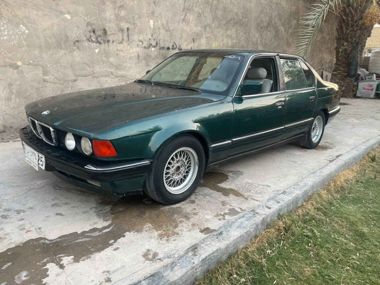السلام عليكم
BMW730اصل 8 سلندر 
بغداد بسمي 
سنويه 30
صبغه حلوه 
غرفه بيها ملاحظات بسيطه 
محرك كلش حلو بدون خربطه 
كير بيه  صفنه 
حداديه  اماميه 80 بالميه 
حداديه خلفيه وسط 
تبريد عاطل الكنبريسر 
سلايت ما يشتغل 
مكان السياره بابل الحمزه الغربي 
السعر المطلوب 35 وبيها مجال بسيط 
***********
***********
