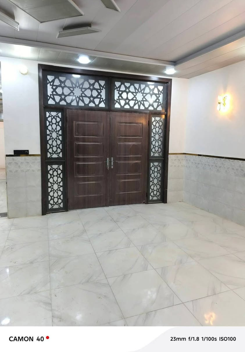 بيت للبيع مساحته 150متر
العنوان مقابل ملحق قريه الغدير طابو زراعي سند 25قرار محكمه تتوفر جميع الخدمات 

للاستفسار الاتصال على الرقم التالي أو مراسله واتساب ***********
ملاحظه نستقبل جميع العروض من رهان او ايجار او بيع

نص مكتوب في الصور:
- CAMON 40
- 23mm f/1.8 1/100s ISO103
- CAMON 40 • 23mm f/1.8 1/100s ISO84
- CAMON 40 • 23mm f/1.8 1/100s ISO132
- 23mm f/1.8 1/100s ISO86
- 23mm f/1.8 1/100s ISO100
- 23mm f/1.8 1/100s ISO82