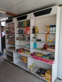 رفوف نضيفات مع نشارات داخليه للبيع رقم 07746101900