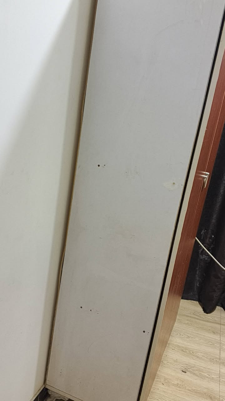 كنتور بابين وميز نضيفات لببيع ثنينهن ب 100 عنوان حي الجهاد  للاستفسار ***********
