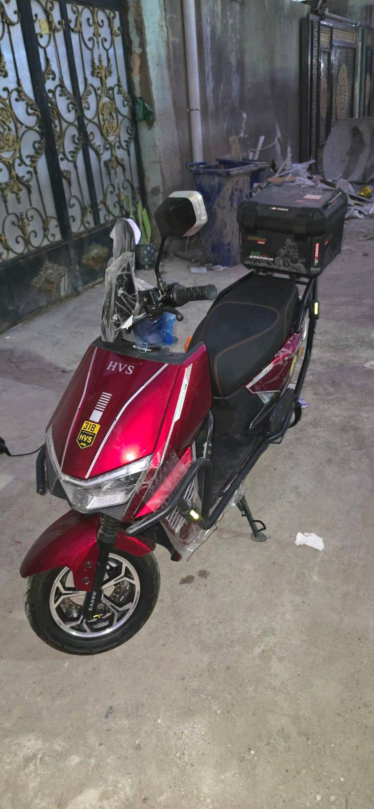 🛵 للبيع دراجة كهربائية GAROW – جديدة
للبيع دراجة كهربائية GAROW بحالة جديدة تمامًا، مشتراة حديثًا ولم تُستخدم إلا للتجربة البسيطة إن وُجدت.
🔋 6 بطاريات، سعة 32 أمبير
⚡ محرك قوي
🛞 إطارات جديدة
💡 إنارة وإشارات كاملة
🪑 مقعد مريح لشخصين
🧳 حامل خلفي + صندوق
✨ الدراجة نظيفة جدًا وما بيها استخدام فعلي
سبب البيع: عدم الحاجة إليها.
📍 الموقع: البصرة
 خاص.
ملاحظة: الدراجة مثل ما واضحة بالصور، جديدة ونظيفة جدًا
الرقم الاستفسار ***********