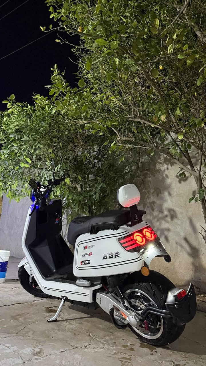 دراجه شحن كاسحه 2026 للبيع ‼️
6 بطاريات 
جك جوبلس يصعد وينزل 
الدراجه غنيه عن التعريف 
بيه نقص واحد :
 مغناطيس ملف 
السعر مليون و 50 
للاستفسار *********** واتساب او اتصال عل رقم
