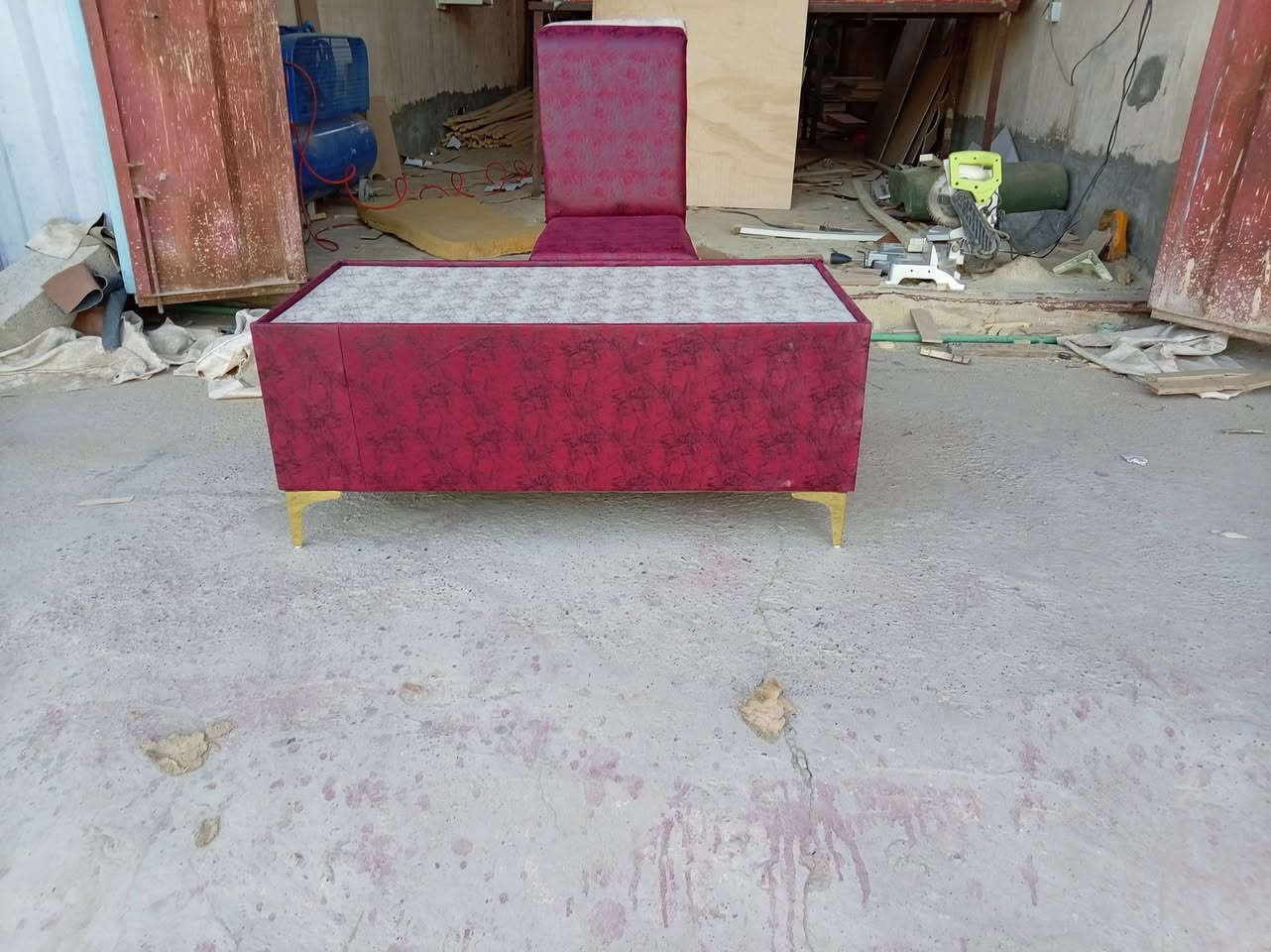يعلن معمل الاسحاقي  لبيع اتخومه والديوان والتصليح
هذا الشقل كله جديد
سعر المتر   90 الف 

في ناحيه الاسحاقي قرب بانزين خانه على الشارع العام
السعر ((500الف ١١ مقعد  اسعار جملة))👍👍
تخم عراقي درجة اولى 💪💪
اعمالنا وتنفيذنا ،،تخصصنا فتميزنا ،،لدينا طموح 😌وشغف بان نصبح رقم واحد في عالم التخومة 😉
جودة عالية في العمل الجيد👷🏻  💪 وبجودة عالية❤️❤️ وبضمان لمدة 10 سنوات😱😱 
  🤞🤞القماش تركي🌧درجه اولى 
كل ما عليك دز رقمك وعنوانك وصورة التخم لتثبيت الحجز خاص
للاتصال...***********
واتساب ***********
صلاح الدين في ناحيه الاسحاقي
