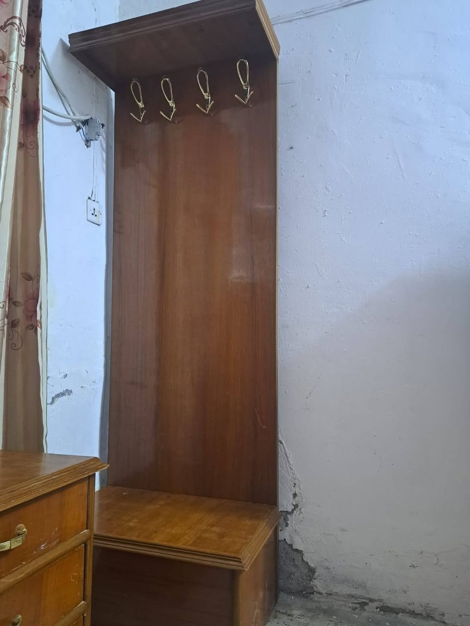 السلام عليكم ..
غرفة نوم صاج عراقي (داخل و خارج) 
كنتور 6 ابواب سلايد وباقي التفاصيل على الرقم ***********
الحرية-دولعي
