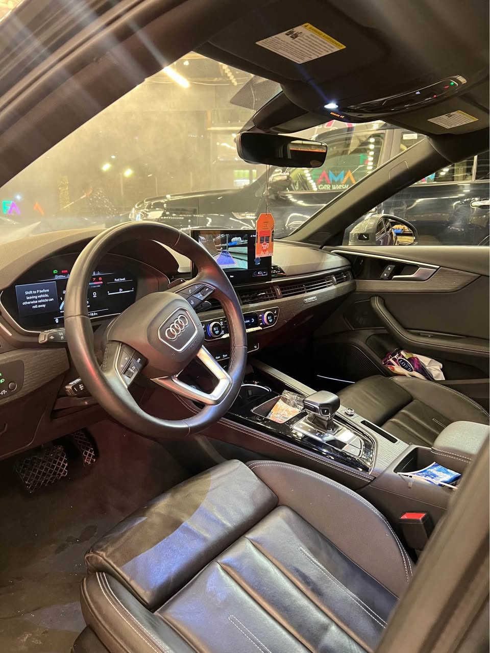Audi A4 2023 Sline Quattro 
صندوق و  بابين صبغ بدون دواخل، بجم كبس،ارباك بس دكمة طاگ،٤١٠٠٠ ماشية،مواصفات فول فول، 
موجود بدهوك
***********
رقم و سنوي جديد دهوك, العراق
