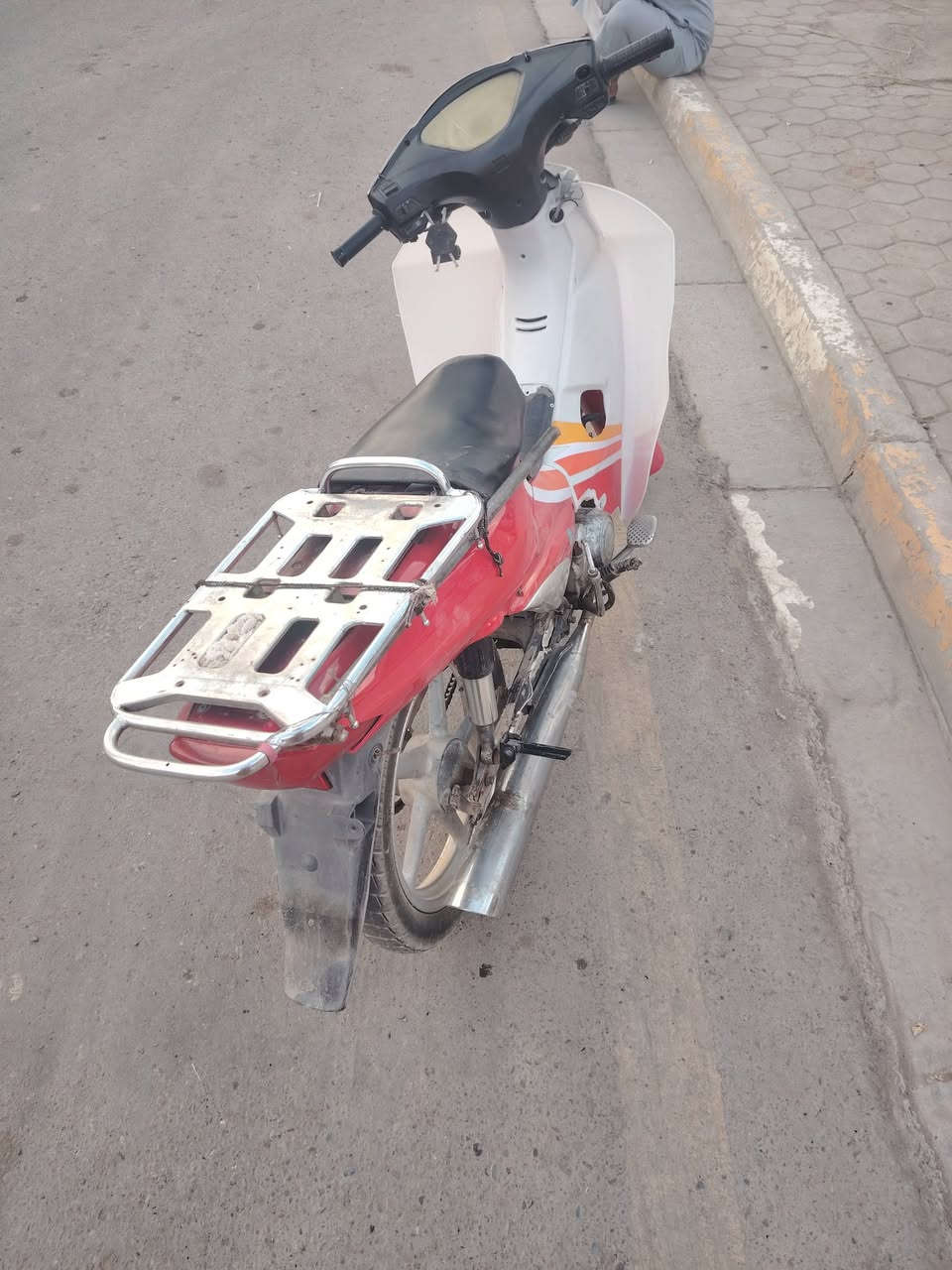 مكلف بل نشر 
السلام عليكم موطور سلفيز مكفول شرط كل شغال دروعه جدد كهربائية كله شغال مكانه الضلوعيه الرقم ***********
