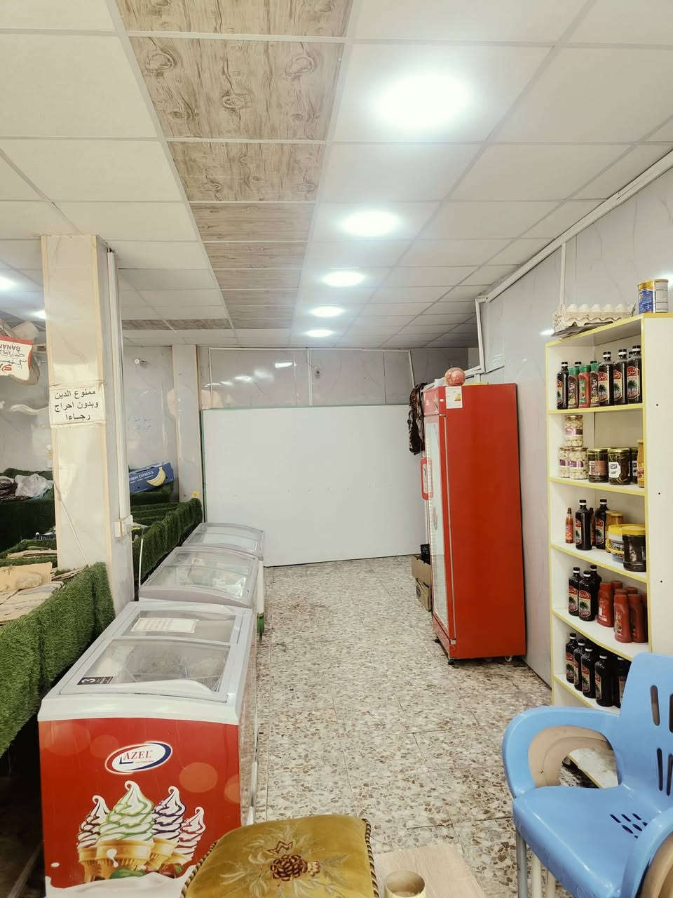 سلام عليكم محل للبيع مع كافه المحتويات يحتوي علئ ميوزه مخضر تزكام درجه اوله ايضن سبالت ثنين كنتوري 3طن ايضن براد +مجمده استخدام شهرين  السبب عدم التفرغ  مكان شارع الطهمازيه عامود 108 مقابل  مدرسه الهدف للستفسار ***********
