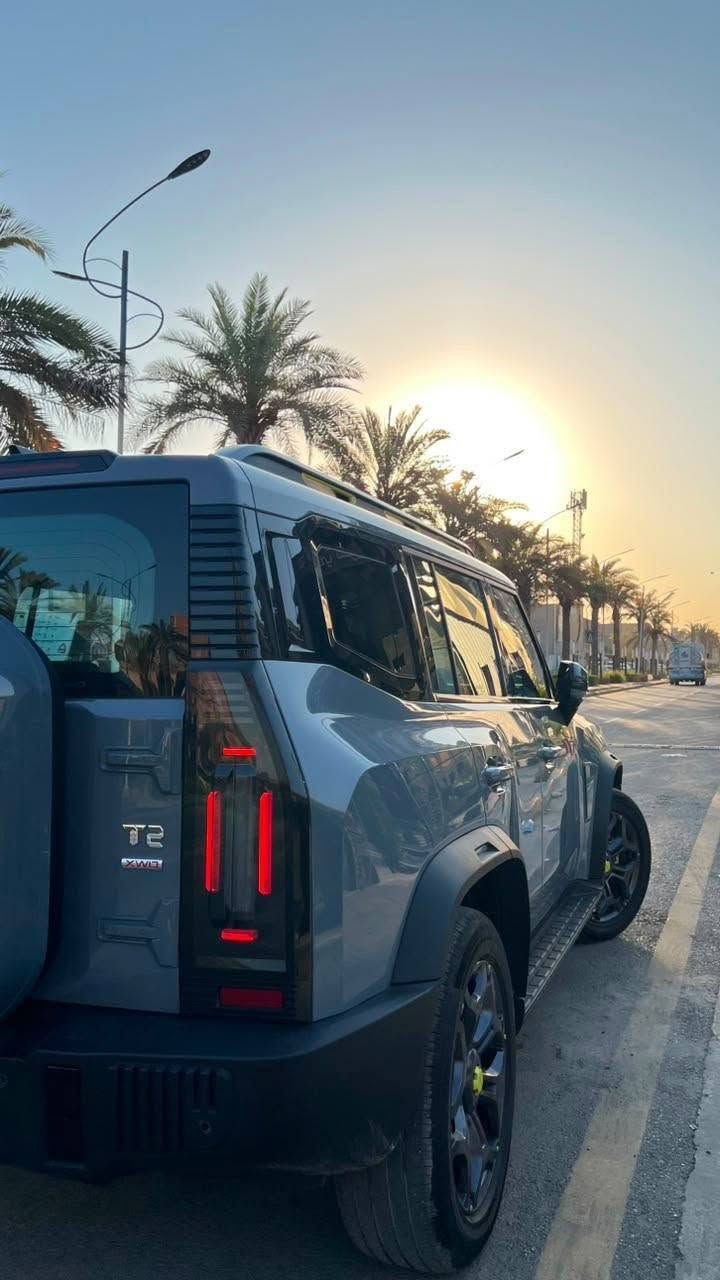 � جيتور T2 موديل 2025
📍 الممشى: 32,000 كم فقط

🎨 اللون: سمنتي
✨ سيارة نظيفة جداً وحالتها ممتازة

⚙️ المواصفات:
• محرك 2.0 Turbo
• قوة 254 حصان
• عزم 390 نيوتن
• جير أوتوماتيك 7DCT
• دفع رباعي AWD / XWD
• 5 ركاب
• بانوراما
• كاميرات محيطية 360°
• رادارات أمامية وخلفية
• مثبت سرعة متكيف
• تحذير النقطة العمياء
• تحذير مغادرة المسار
• شاشة وسطية كبيرة
• شحن لاسلكي
• مقاعد كهربائية
• إضاءة LED وMatrix
• أنظمة قيادة متعددة للطرق الوعرة
•داخل زيتوني مع احزمة برتقالي

السيارة وكالة هارلم على ايدي مطلعهة من الشركة كل صياناتهة داخل الشركة استخدام على ايدي نظيفة جدا و مكفولة من كلشي حتى الدعاميات انطي بيهة كفالة 

السعر 26,600$ و بي مجال للشراي 
مكان السياره اليرموك 
للتواصل: ***********
