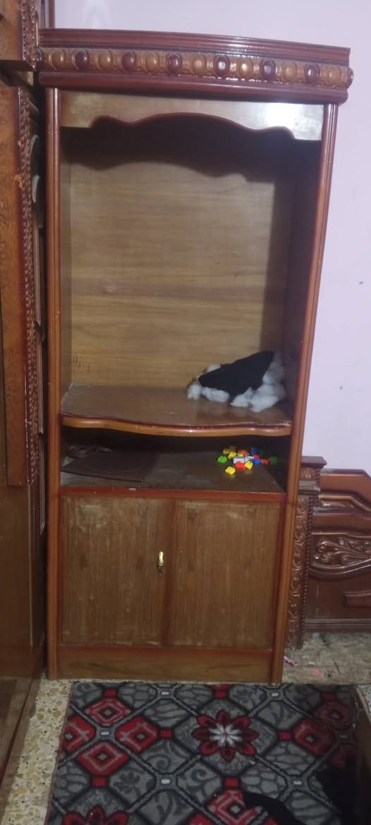 للبيع مكاني جسر ديالى غرفه عراقيه 6قطع نضيفه  السعر 350 وبيها مجال ***********
