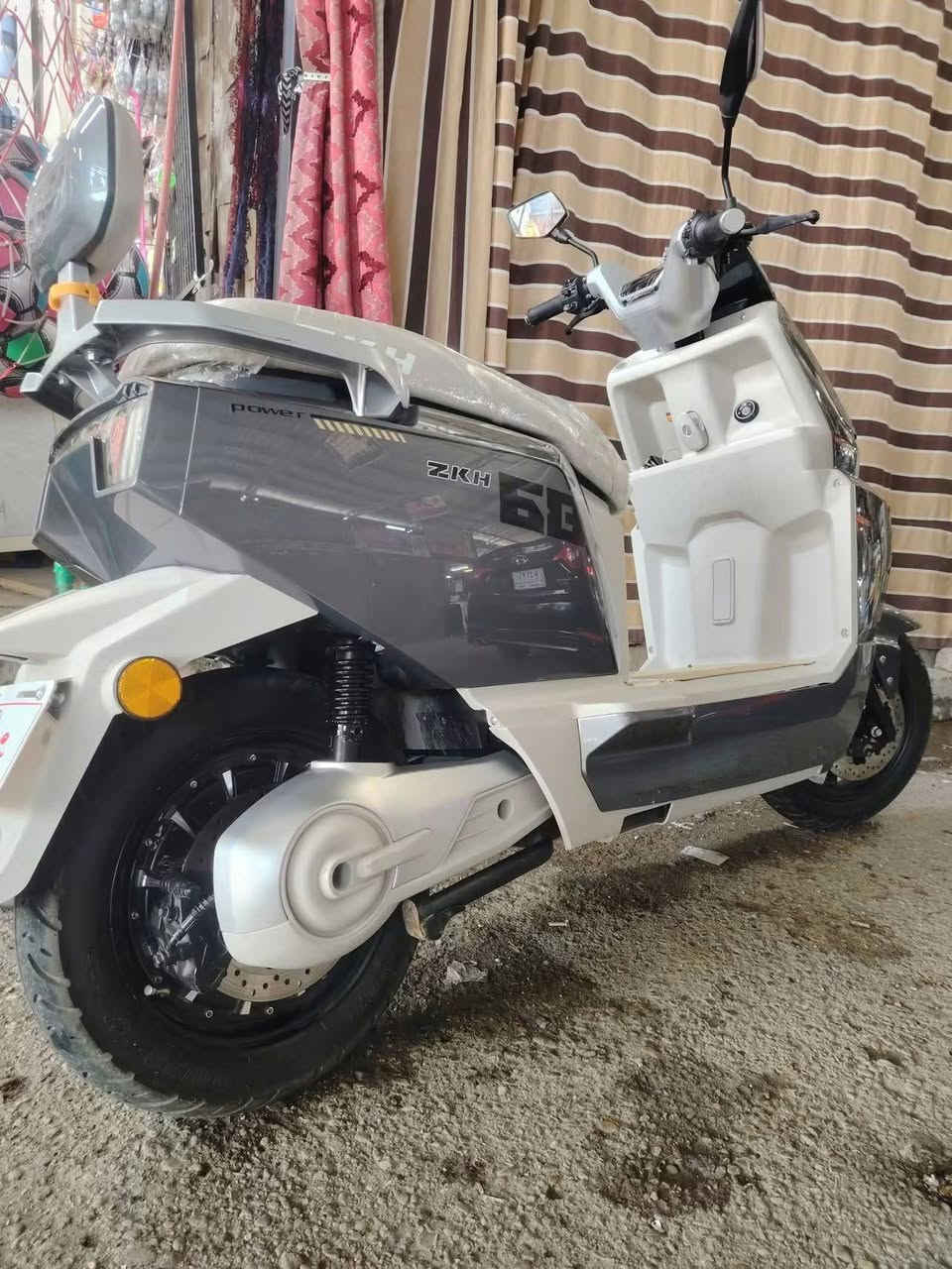 دراجه شحن كراون موديل 26ست بطاريات ستخدام قليل شخط واحد مابيهه السعر 850مكاني فلوجه 
***********
