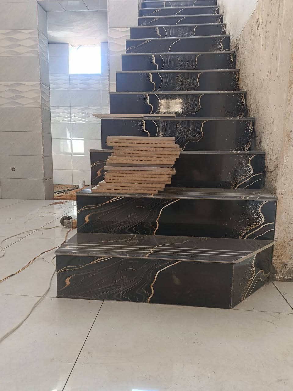 👷‍♂️ خلفة سيراميك وبورسلين 
متواجد بلقائم حاليا– شغل مضمون 💪

اللي محتاج شغل سريع ونظيف يراسل خاص 💬*********** بي واتساب
