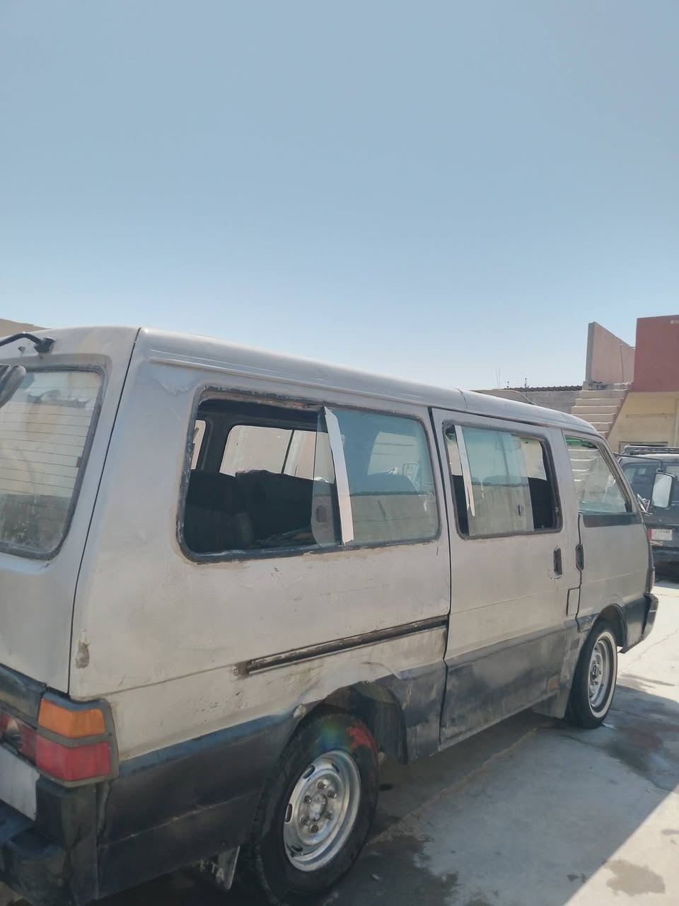 السلام عليكم بسته للبيع موديل 94 بدون تحويل سياره محرك وقير جديد بشرط الفحص سياره هذا رقم تلفون ***********ما متواجد على الفيس رقم بغداد سياره السعر 17 بها مجال للطيبين المكان فلوجه الشهداء
