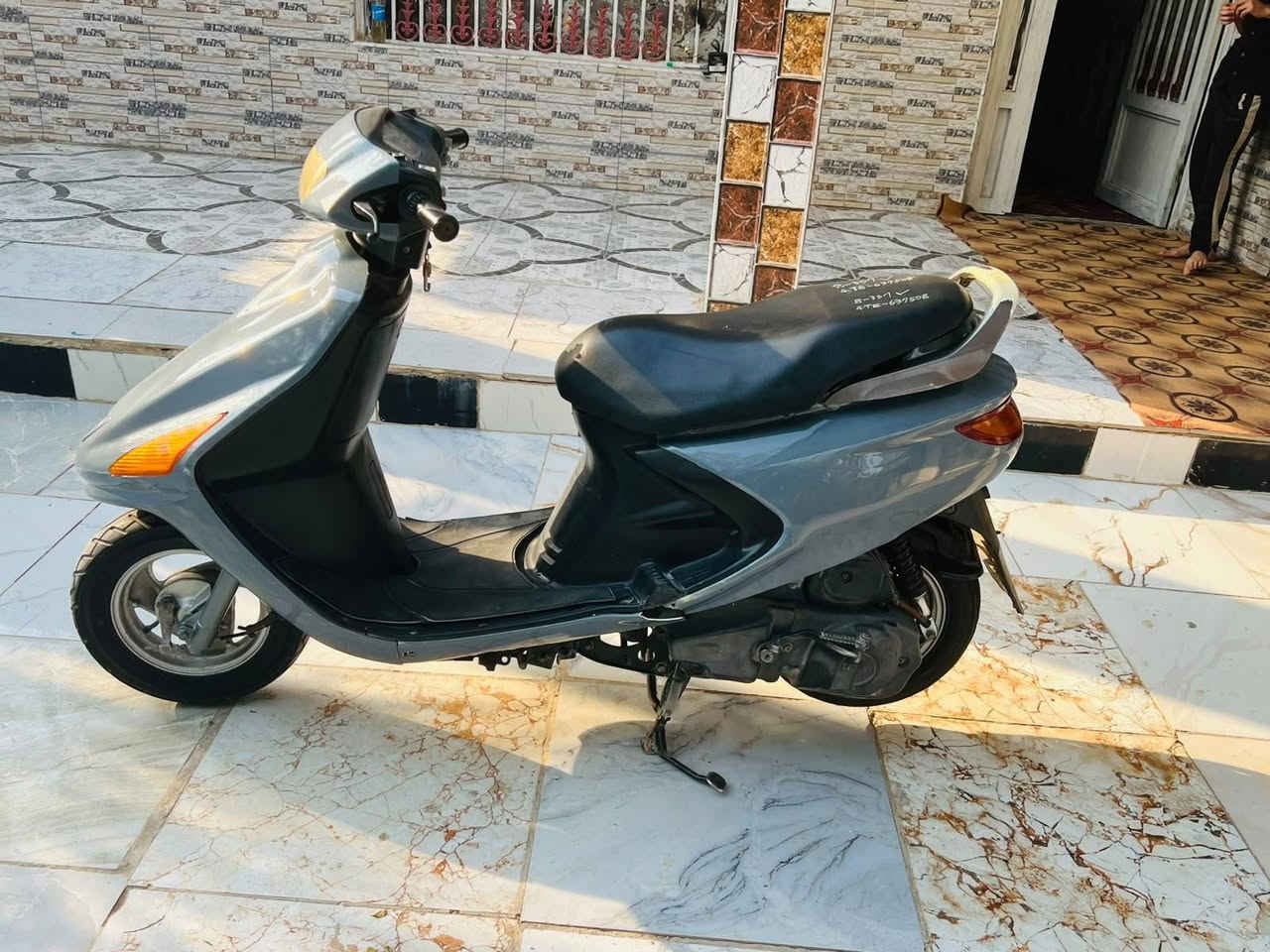 سلام عليكم دراجه فراشه نثيه لبيع 
مكفوله كفاله عامه اي نقص مابيهه 
ونضافتهه مثل ماشوف صور وبعد انضف 
مكاني النجف 
خان النص 
السعر تواصل ع رقم ***********
