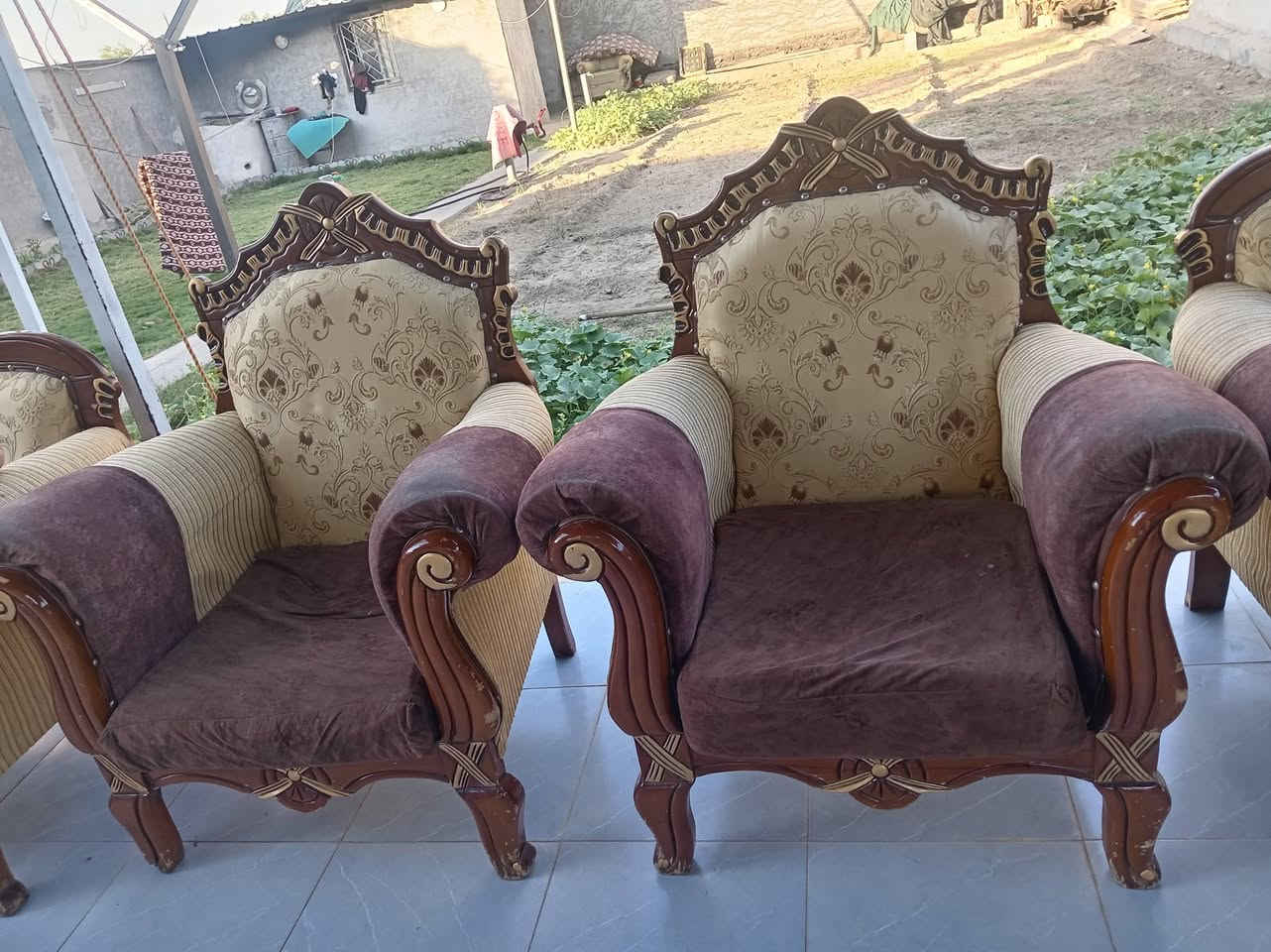 تخم جديد نضيف حطاطه الزين 10 مقاعد السعر 125 بي مجال تصال على هاذا الرقم ***********
