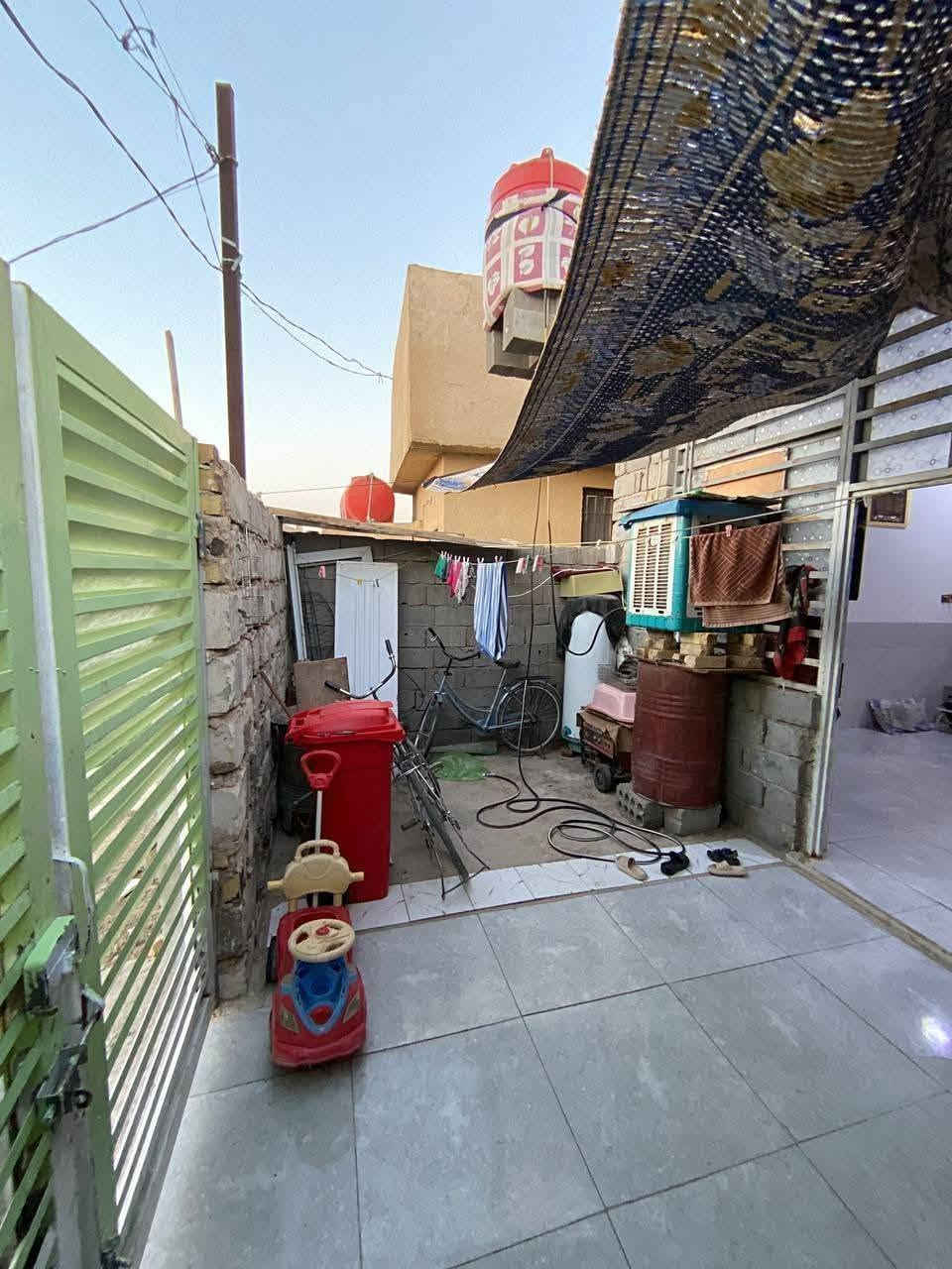 بيت بالحله زراعي 100مترللبيع
حي النصر بظهر ساده ابو خطه 
السعر 38البناء بلوك والسقف رباط***********

