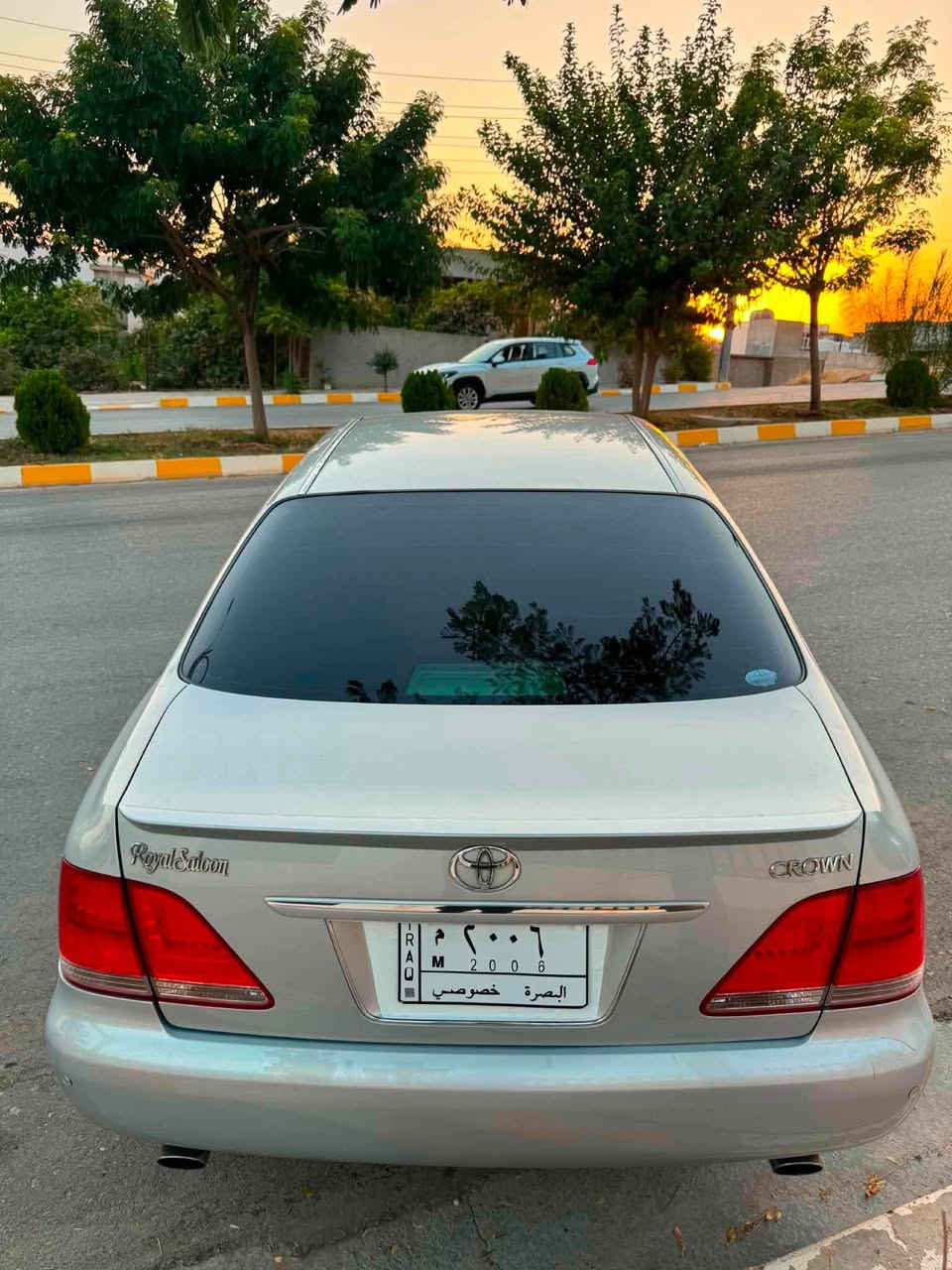 سەرەتا بەناوی خوا
شاهینە مووس مۆدێل ٢٠٠٥
دودوگمە ناوزەرد ئاوێنە ئیشارەت 
١٨٠ بچوک بەبچوک ئاڵتونی بازاڕ 
ڕۆنی مەکینەوە هادرۆلیکی گێڕی گۆڕاوە
چوارتایەی لۆکی بۆبەسراوە تەقەو ڕەقەی نییە
ناوی لۆک لۆکە نرخیشی ٥٨ گەڵا قوفڵی
شوێن دەربەندیخان گەرموشتەری نیت تێل مەکە لەگەڵ ڕێزم
ژم/  ***********

