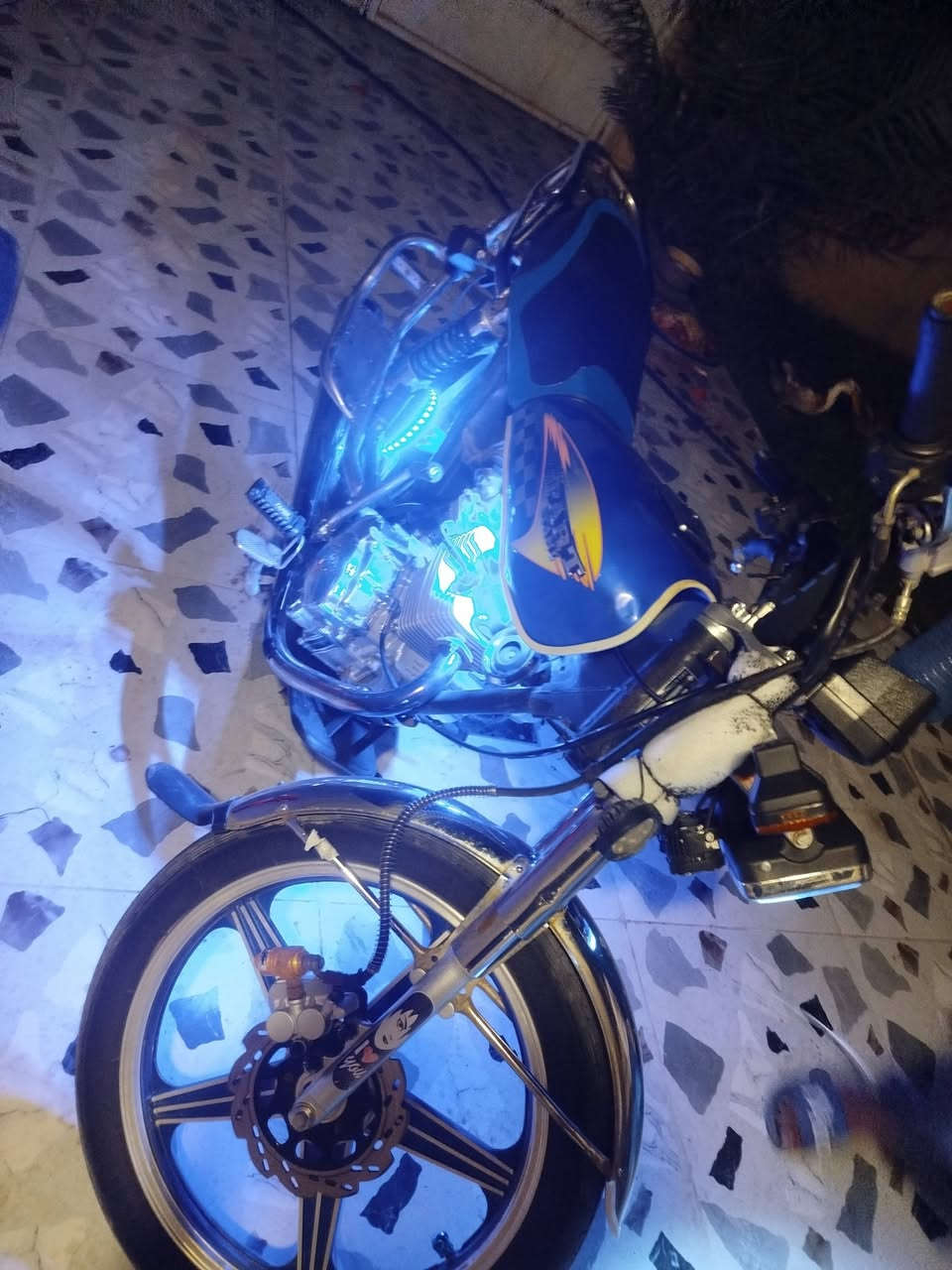 بارت عيتاني سوري للبيع 🔥 موديل 2020.محرك 200cc
ماطور طلقه ماناقصه غير تشغل وتطلع كهربائيات كلها شغاله فقط هورن يرادله تبديل وعداد شغال ينقصه بس واير رون وعداد سعر 600 وبي مجال بسيط مكاني اربيل تواصل ***********
