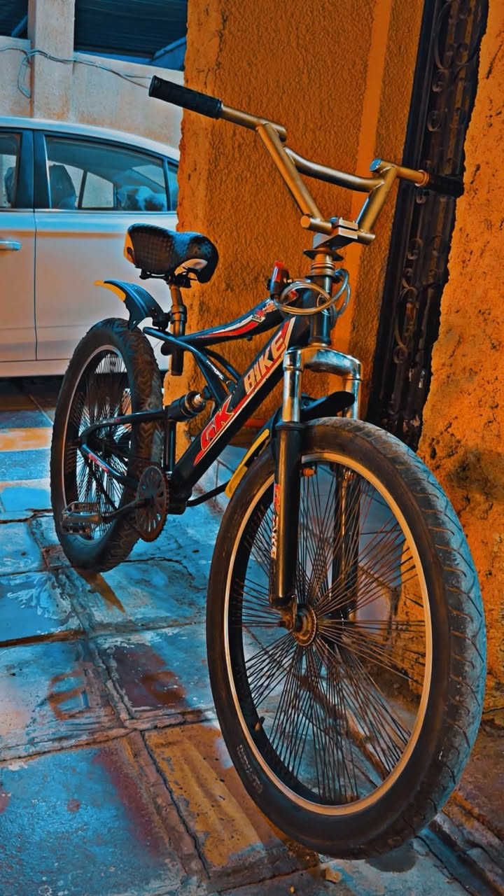 دراجه هوائيه BMX جبليه ماركه KG BIKE
دبل امامي دبل خلفي 
حجم ٢٩ 

نمره واحده اماميه نمره واحده خلفيه 

مقود استعراض فره كامله 

عجلات متينه للطرق الوعره 

سرج عريض ومريح مع جاملغات جديده 

يتحمل اوزان حتى 200 كيلو 

السعر 175 الف ... بي مجال قليل 

الموقع بغداد الغزاليه

***********

نص مكتوب في الصور:
- 11:16
- Tuesday, September 29
