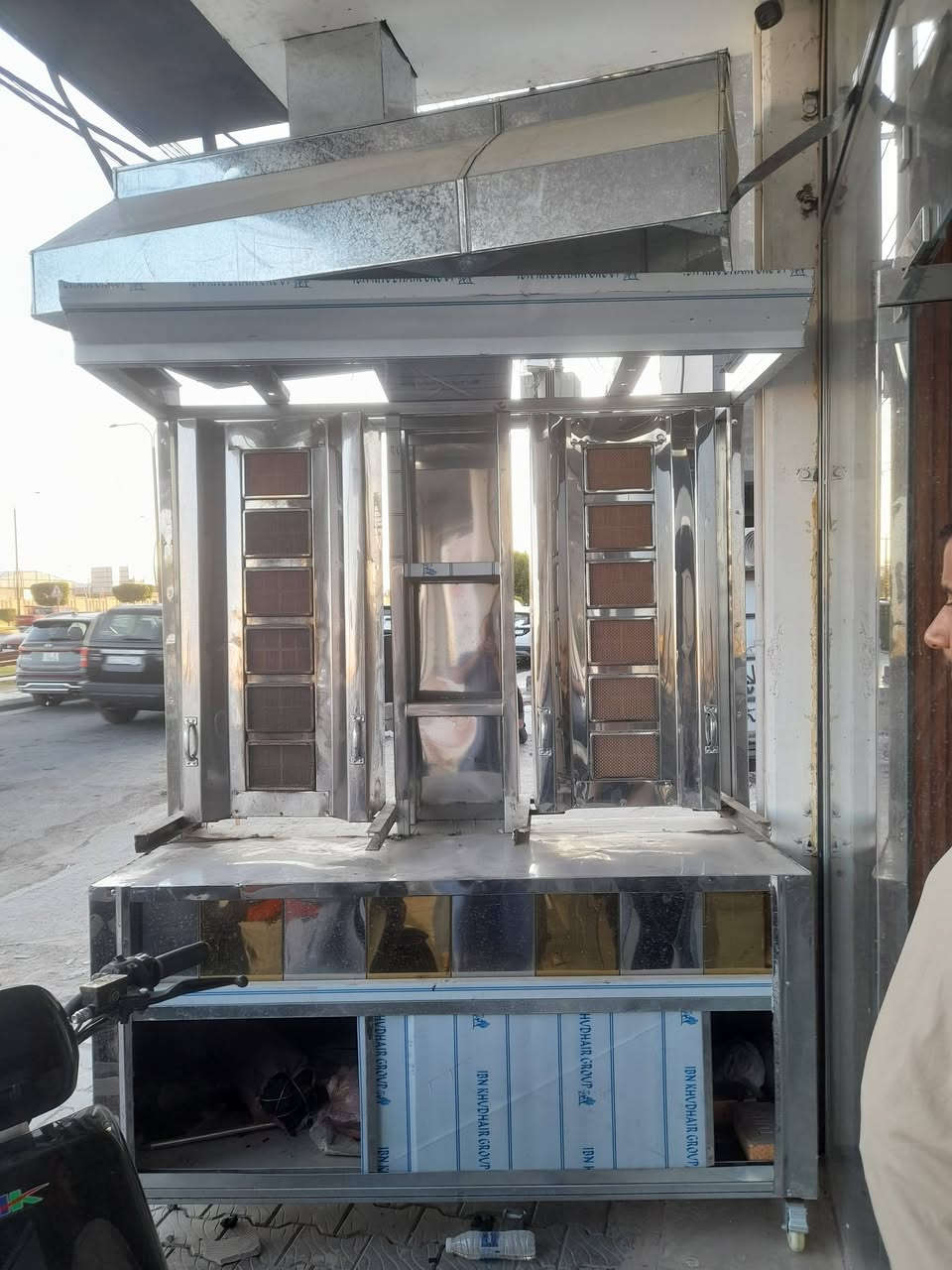اغراض مطعم كامله للبيع استخدام شهر واحد كلها نضيفه وجديده فلوجه ***********
