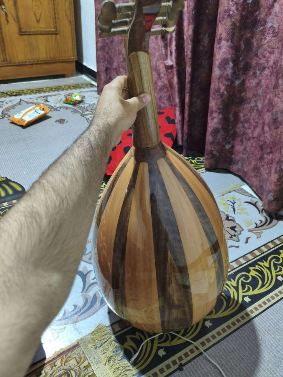 عود زرياب 0نضيف مستعمل قليل المكان البصره الهارثه قرب سيد سامي السعر 200وبي مجال بصيط الرقم فقط واتساب ***********

