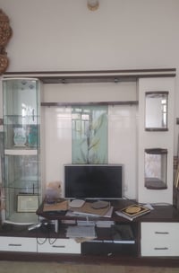 المعرض فقط بدون الشاشة  السعر 300 اني سويته جديد تسكام ب750 0782154001...