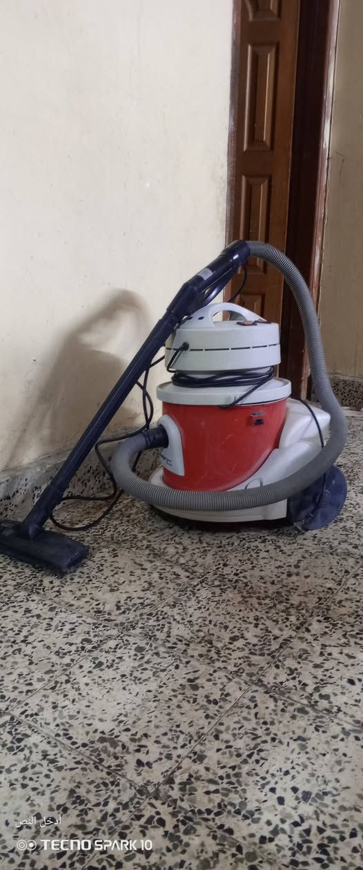 من بيت البيت والسـعر 60 وبطبـاخ مستعمل السـعر 
مكنسه كـهربائيه غسـل وكنـس استعمال قليل والخدوش بسبب التحويلات من بيت البيت والسعر 60 

   
كـاونتـر ثلاث قـطع أيضاً خدوش بسيطه الـسعر 175 وبي مجال 

مستعجل ع بيعتهم لأن صاحب الاغراض محتاج 

للأستفسار واتس اب  : ***********

نص مكتوب في الصور:
- أدخل النص
- TECNO SPARK 10
- أدخل النص TECNO SPARK 10
