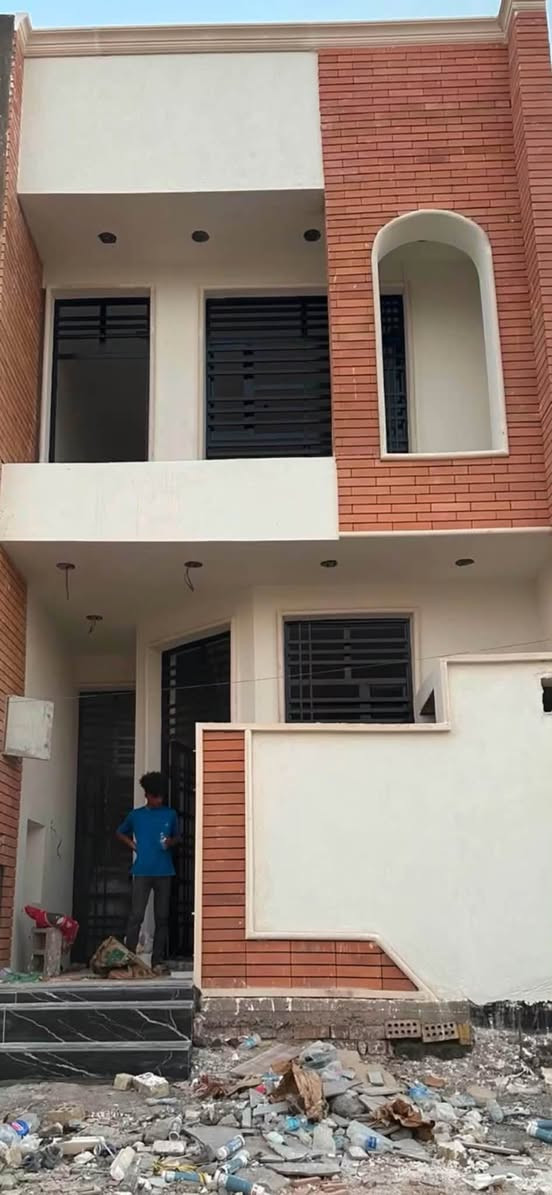 مشمتل ٦٠ متر زنجيل ع فرعين اركيه وفاضل شارع المسبح بناء حديث حديقه خلف منزل تشجير
السعر ٧٠ 
***********
