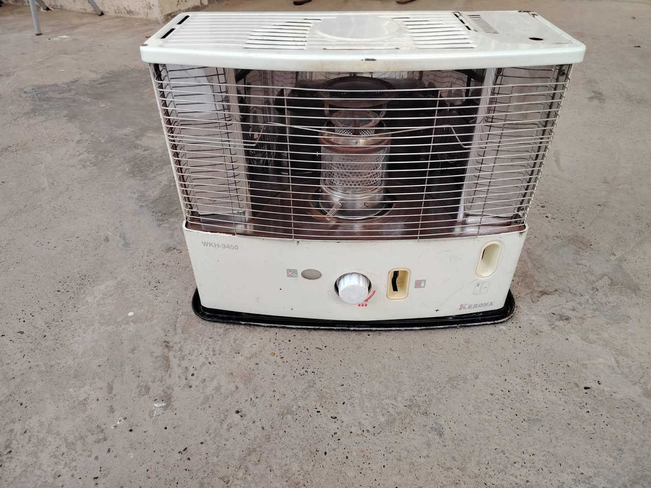 نظيف • شغال • يحتاج فتيلة