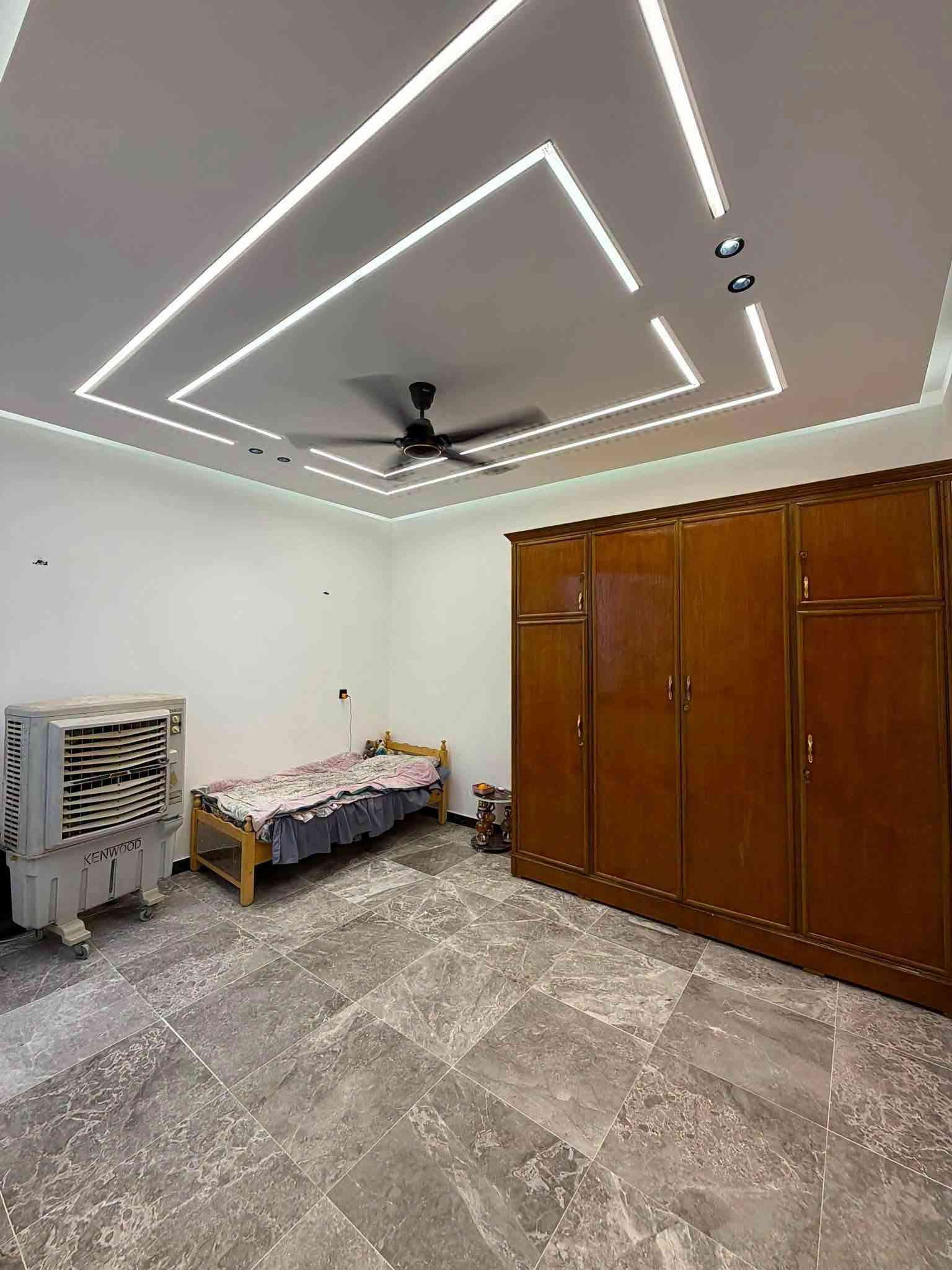 عرض لفتره قصيره جدا اسعار تنافسيه 
 وشغل هندسي دقيق ومواد شرط تركي واذا تريد غير نوعيه تكون ارخص كلشي ونوعيته بسعر  بكل مكان يمي شغل تجي تشوفه شرط تستلم شغل فول وماعلي حجي  
  يتواجد كادر سقوف مغربي وسقوف ثانويه ووايضا نشتغل بديل رخام وبديل خشب وواجهات فلين حسب الترتيب التريده 
وهذا رقم الهاتف ***********
والخاص مفتوح 
واكرر واعيد 
انسب الأسعار بس يمي  تخفيضات مخيفه جدا 
نسأل الله التوفيق والسداد

نص مكتوب في الصور:
- ديكورات مغربي حديثه ***********