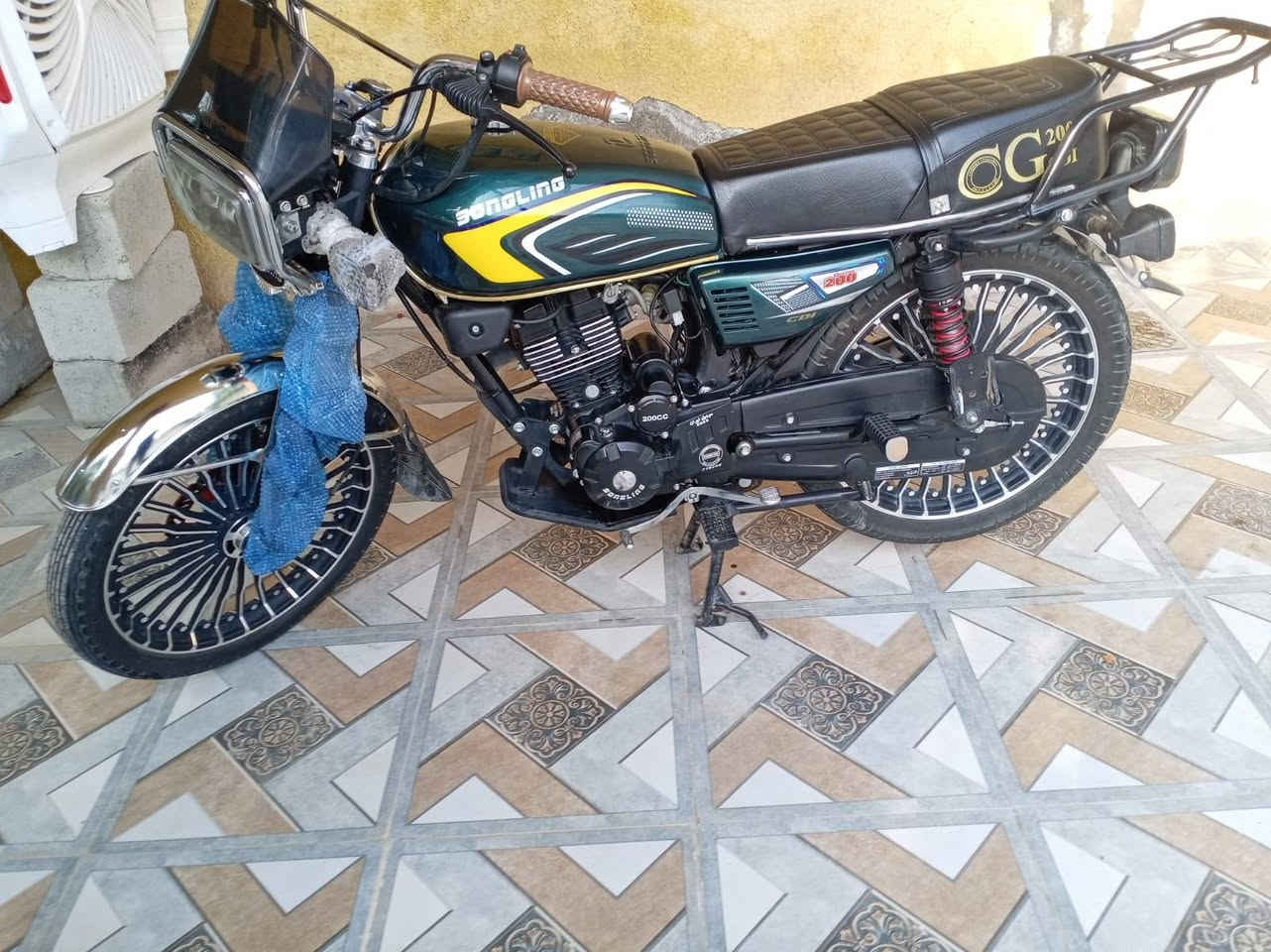 سيفان • ٢٠٠ • موديل ٢٦