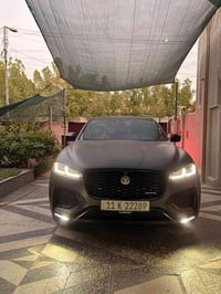 جاكور ٢٠٢٤ F-PACE R Dynamic S وارد امريكي كلين ماشية ٤٩  مغلفة ppf طاف...