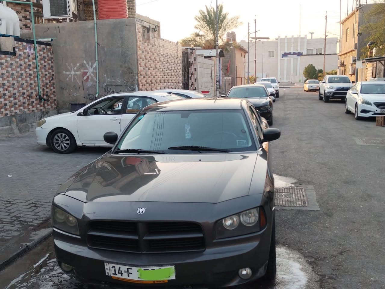 جارجر ٢٠٠٨ السياره على وضع الشركه جديده دواخل جديده مكفوله من الضربه والتبديل والصبغ ماعدا الجاملع الامامي بيه شويه رش اثر شخوط بدون معجون مكينه جديده ٣٥٠٠ هسه شادها جاهزه من كلشي كير تبريد ثلج حداده ١٠٠/١٠٠ تخم تاير مابيها اي نقص جاهزه من كلشي رقم بصره السياره بالبصره سنويه ٢٧ السعر ١٠٣ للاستفسار ***********

نص مكتوب في الصور:
- البيت\\\\\\\\\\\\\\\\ 2026/9/14، 5:34 م