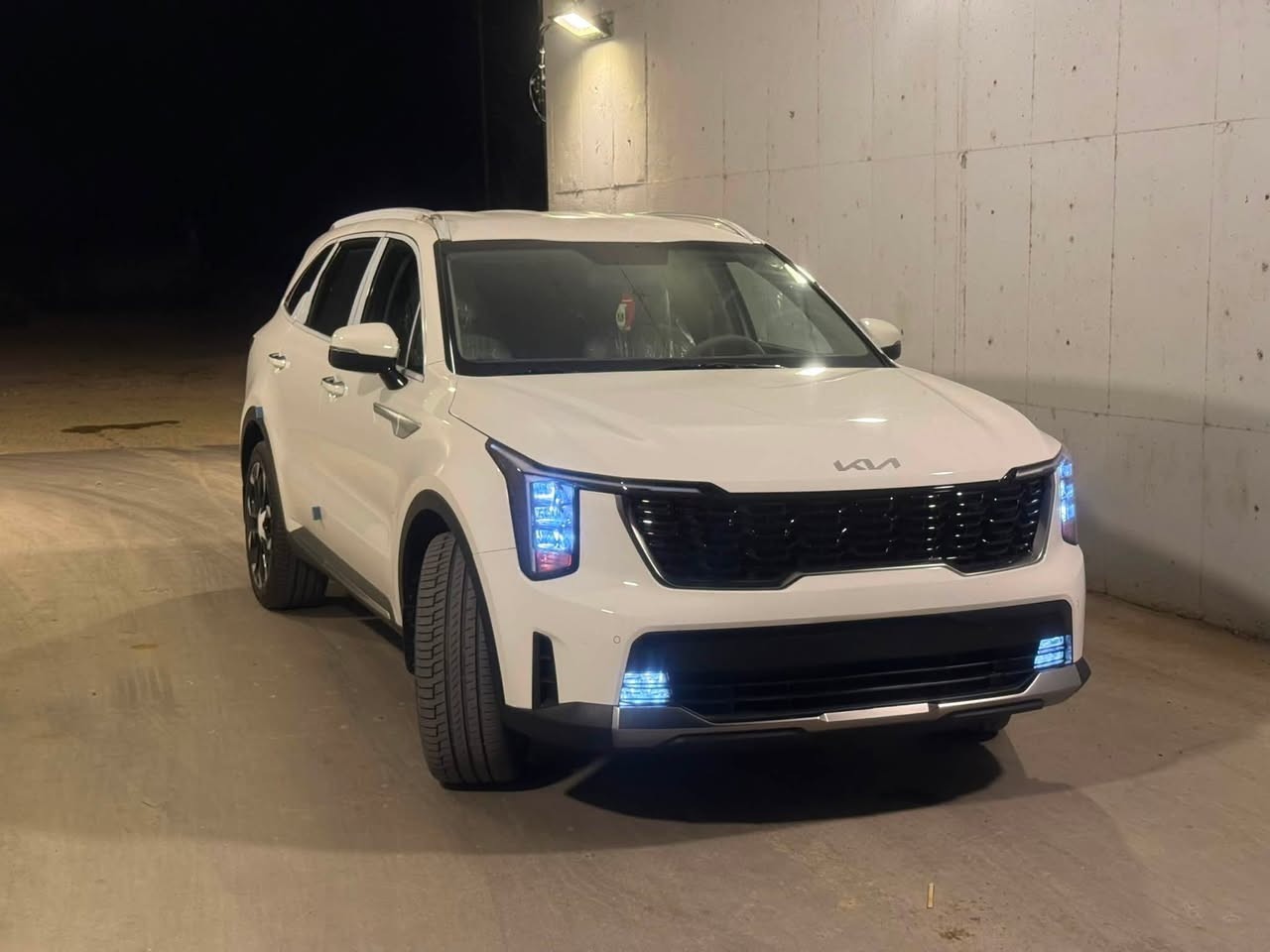 🚘 كيا سورينتو 2025 خليجي 🇰🇷

▪️ ماشية فقط 5,000 كم
▪️ محرك V6 – 3500cc
▪️ بحالة ممتازة جداً
▪️ كفالة عامة رقم أربيل

المواصفات:
• بصمة دخول
• بصمة تشغيل
• تشغيل عن بُعد
• كشنات كهرباء
• مثبت سرعة
• شاحن لاسلكي
• تبريد
• مانع انزلاق وثبات
• كاميرات وحساسات
• شاشة
• إضاءة محيطية
• صندوق كهربائي
• عدة وضعيات قيادة
• 3 منافذ USB
• وغيرها من المواصفات

📌 ماشية فقط 5 آلاف كم

📍 واسط – الزبيدية

📞 ***********
📞 ***********
