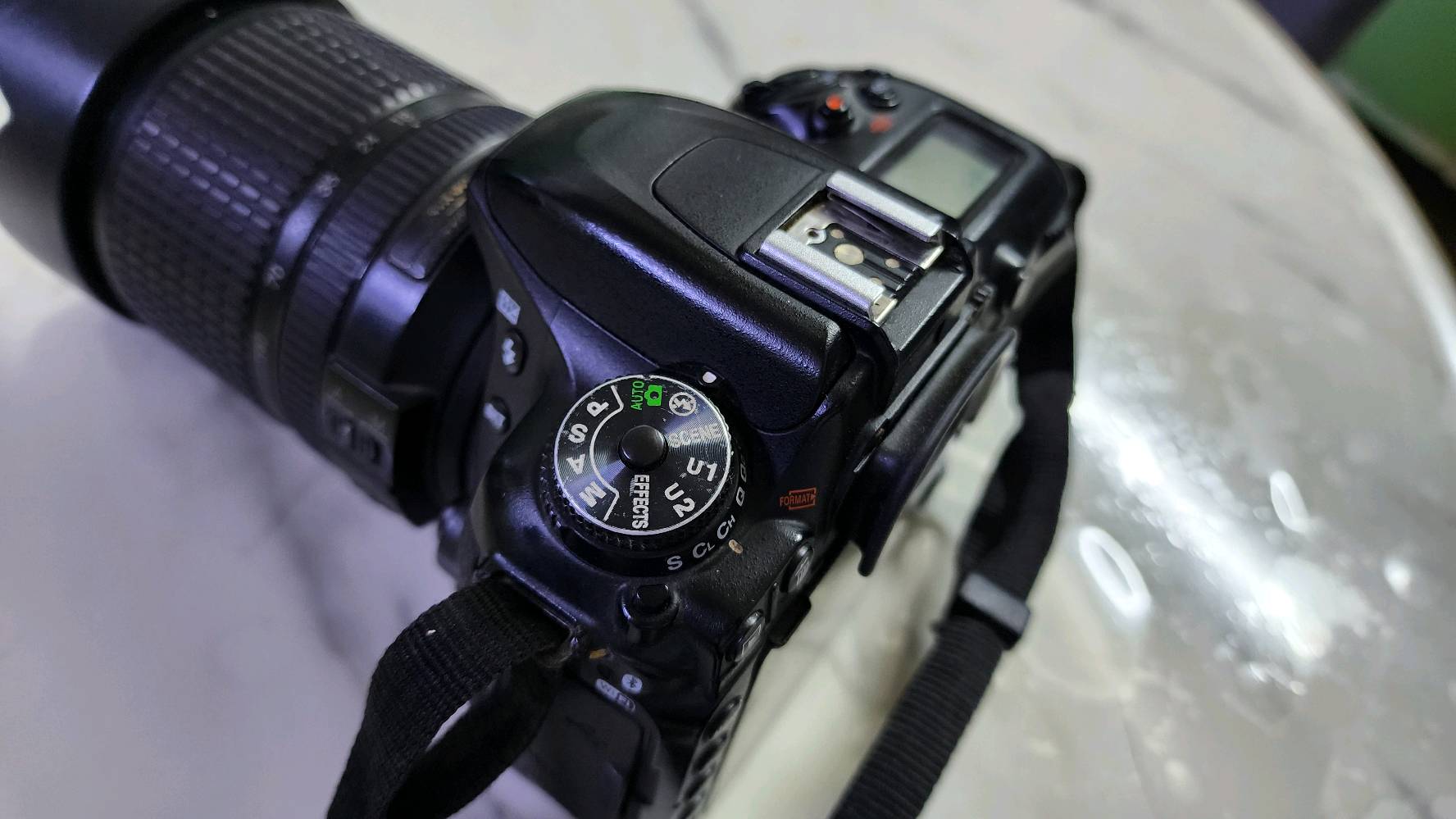 كامرا نيكون d7500 nikon 
مع عدسة 18-140
بطاريات عدد ٢ نيكون اصلي
شاحنة بطاريات.
الكامرة نظيفة جدا.
متوفر توصيل.
سعر الكامرة فقط ٦٠٠ الف.
سعر الكامرة مع العدسة ٧٥٠ الف.