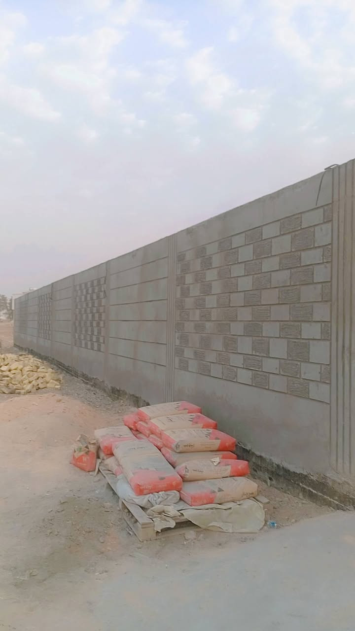 السلام عليكم   لباخ نشتغل داخل وخارج  اسمنت وجص واجهيات  نقشه وتقطيع. كوبنات ***********
