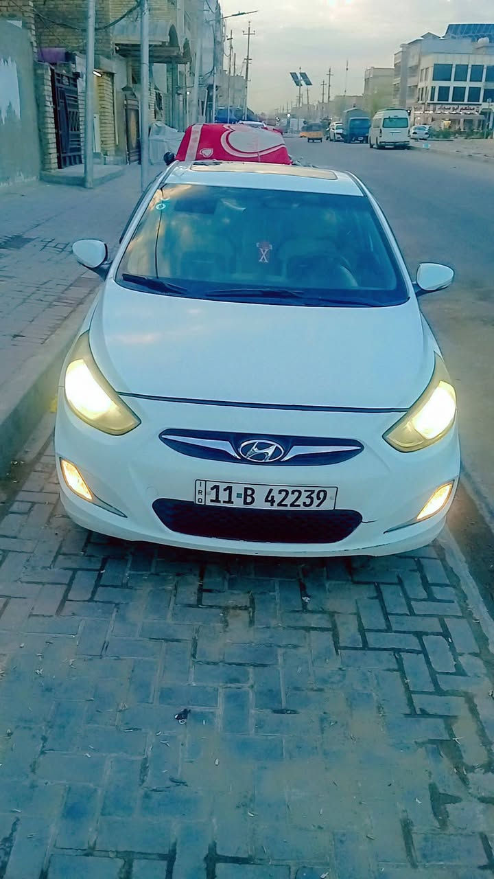 السلام عليكم 
سياره اكسنت خليجي 2016ابيض خصوصي
مواصفاتها 
محركهه 1600
فتحه سقف
شاشه 
مكانه بغداد 
السعر95ورقه 
التواصل ***********
